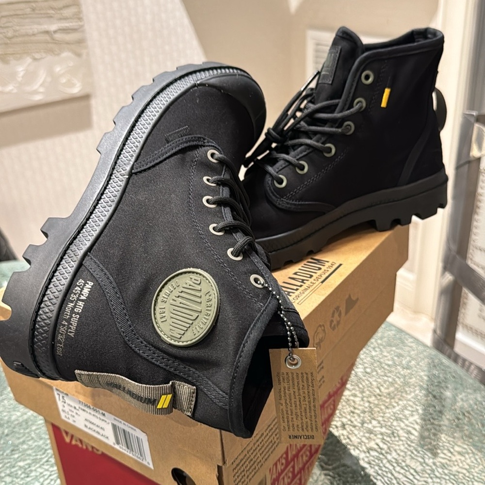 Palladium Authentic Style Pampa Hi Htg Supply Style 77356-001-M Men 7.5 Women 9 - Picture 10 of 11